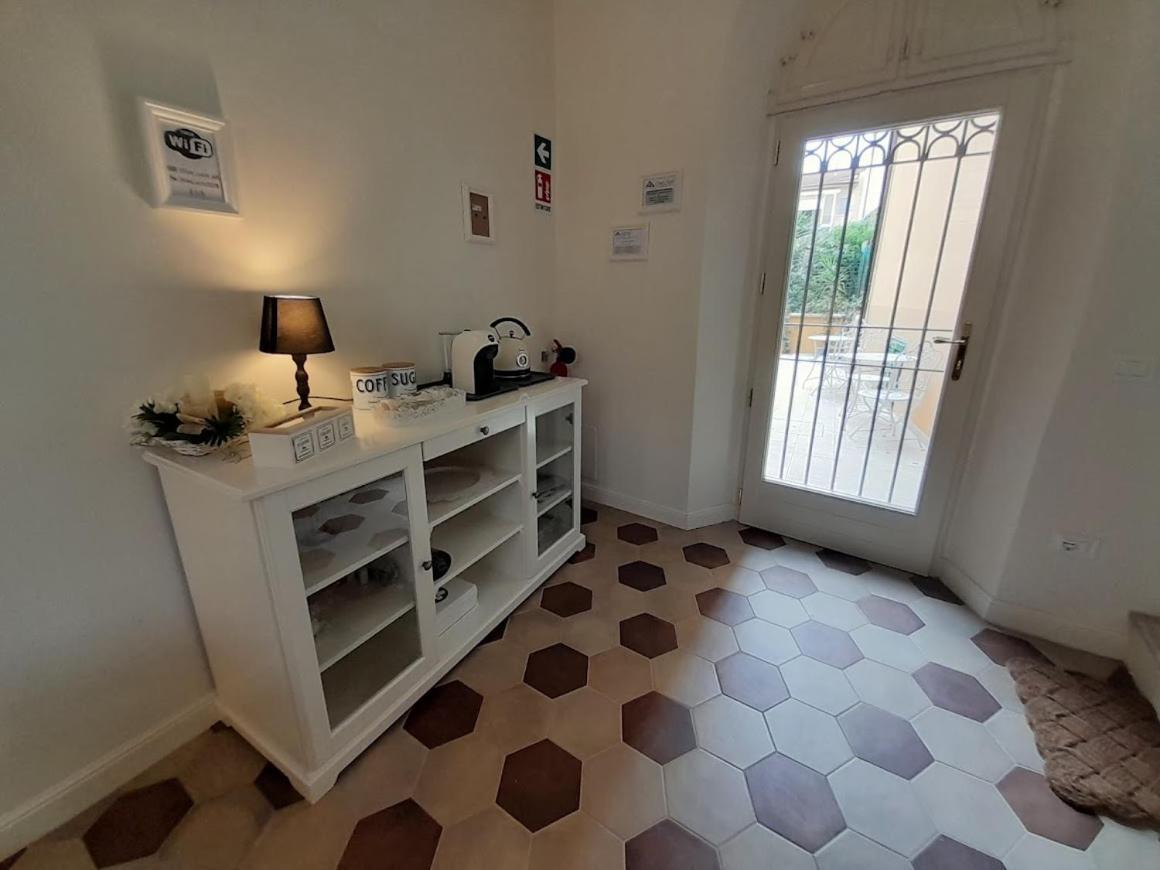 B&B Villino Luschi Pisa Centro Luaran gambar